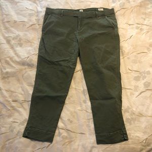 GAP olive crop pant 18